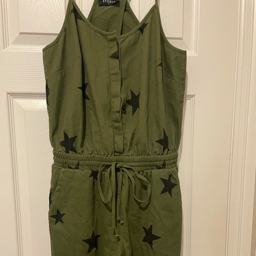 Army green /star jumpsuit from VICI.